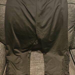 SHEIN Black Capri Pants for Effortless Style